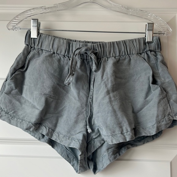 On The Road linen chambray shorts - Picture 1 of 5